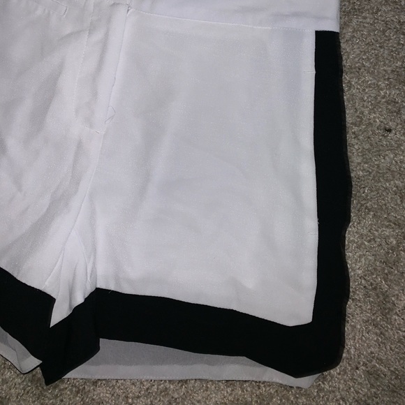 Metaphor White & Black High Waist shorts size XS - Picture 6 of 11